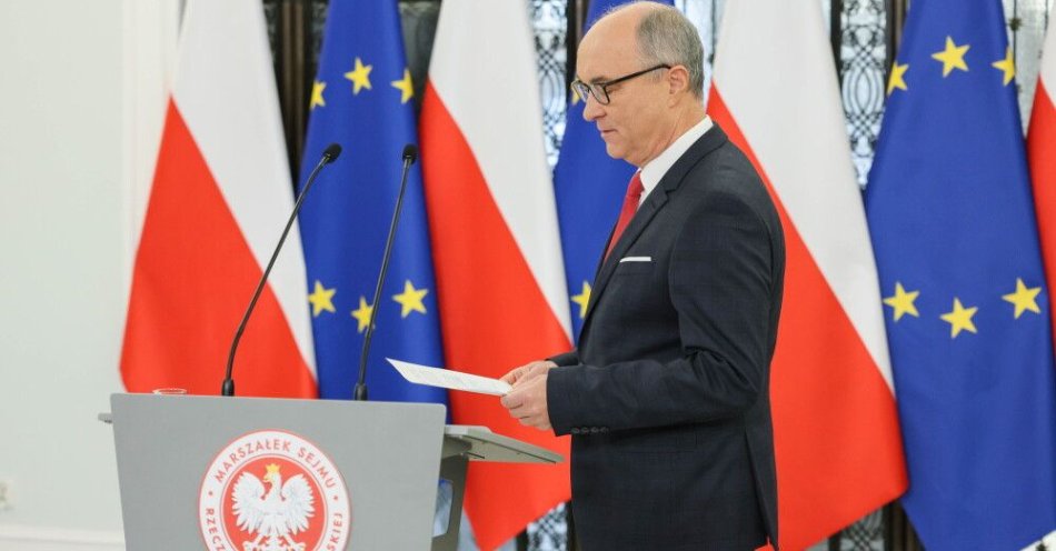 zdjęcie: Marszałek Sejmu: szefowie klubów przekażą na tym posiedzeniu wniosek ws. Trybunału Stanu dla Ziobry / Warszawa, 14.04.2026. Marszałek Sejmu Włodzimierz Czarzasty podczas konferencji prasowej w Sejmie, 14 bm., przed posiedzeniem izby. Posłowie przeprowadzą pierwsze czytanie rządowego projektu ustawy o zmianie ustaw – Kodeks postępowania karnego oraz ustawy – Kodeks karny skarbowy. (sko) PAP/Rafał Guz