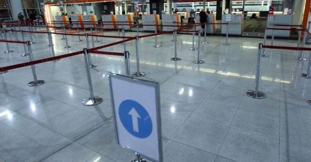 Od początku roku na trzech lotniczych przejściach w województwie mazowieckim odprawiono ponad 8 mln podróżnych