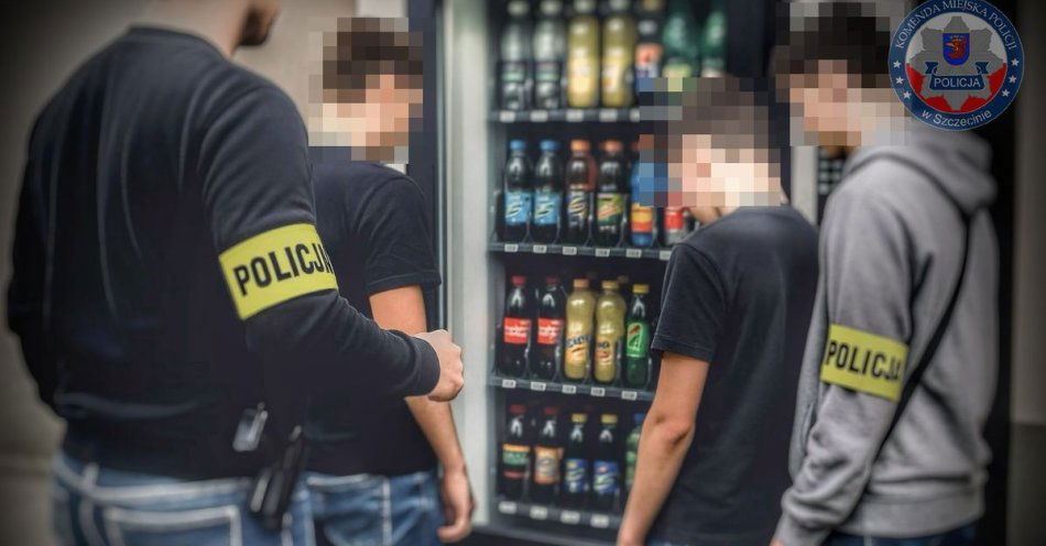 zdjęcie: Włamanie do automatu z napojami - sprawcy zatrzymani na gorącym uczynku / fot. KMP w Szczecinie