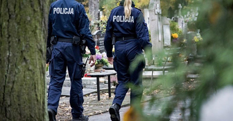 zdjęcie: Policja apeluje o ostrożność na cmentarzach w Elblągu / fot. KMP w Elblągu