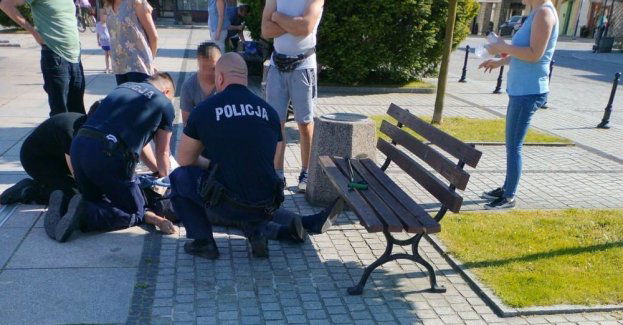 Policjanci, strażacy i ratownicy medyczni wspólnie ratowali życie 84-latka