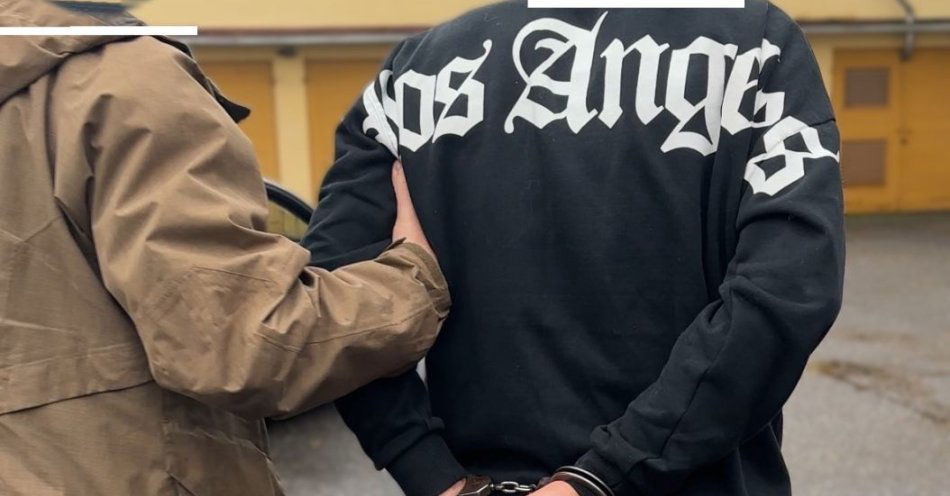 zdjęcie: Policja zatrzymała poszukiwanego 29 latka z narkotykami / fot. KMP w Koninie