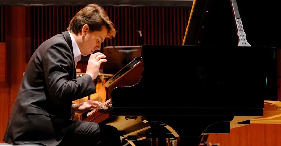 zdjęcie: XIII Międzynarodowy Konkurs Pianistyczny im. Ignacego Jana Paderewskiego The 13th International Paderewski Piano Competition Bydgoszcz - Poland, 9-23. / fot. nadesłane