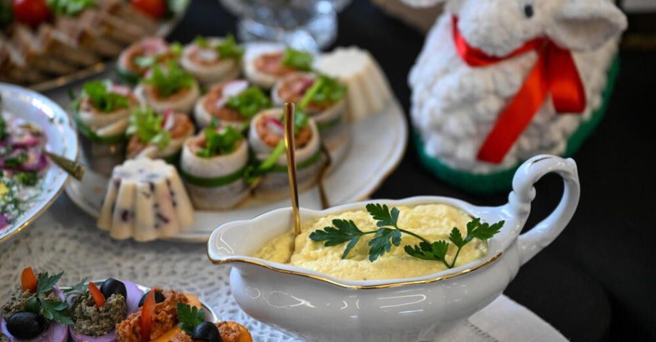 zdjęcie: Lekarze: w święta warto zwrócić uwagę na jakość potraw, ale też i na ilość / Jasionka, 28.03.2026. Prezentacja dworskich stołów wielkanocnych pod hasłem „W Bukszpanowej Ozdobie