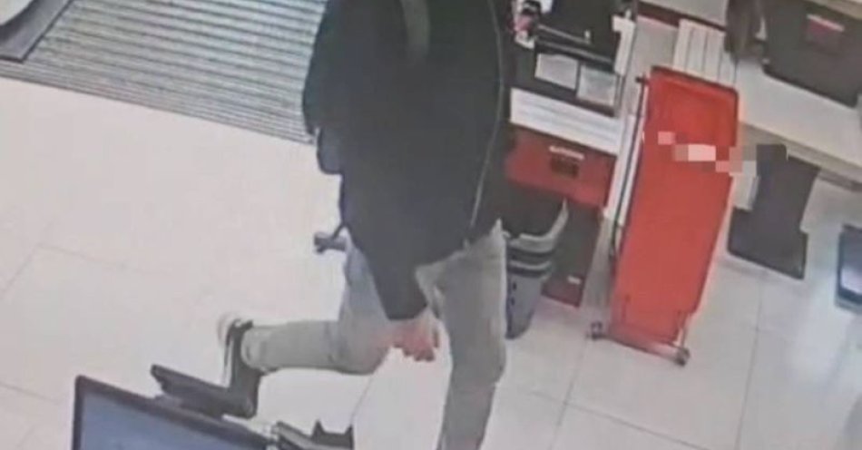 zdjęcie: Poszukiwany zatrzymany w Jeleniej Górze odpowie za kradzieże / fot. KMP w Jeleniej Górze