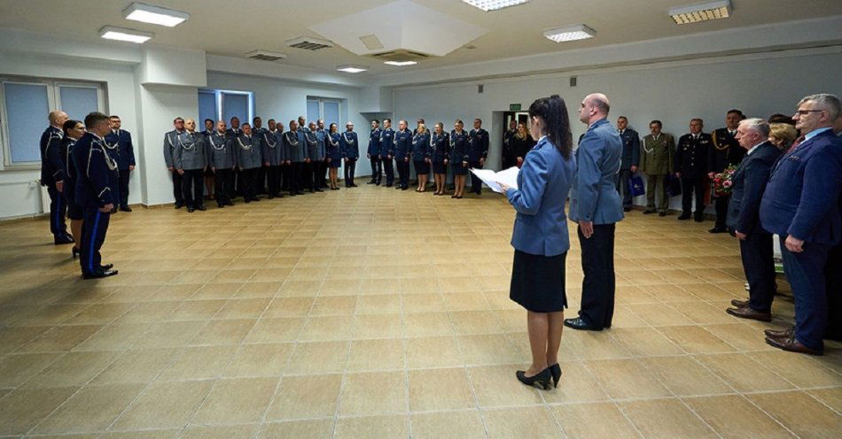 zdjęcie: Komendant Powiatowy Policji w Nakle nad Notecią insp. Rafał Makarewicz pożegnał się z mundurem / fot. KPP w Nakle nad Notecią