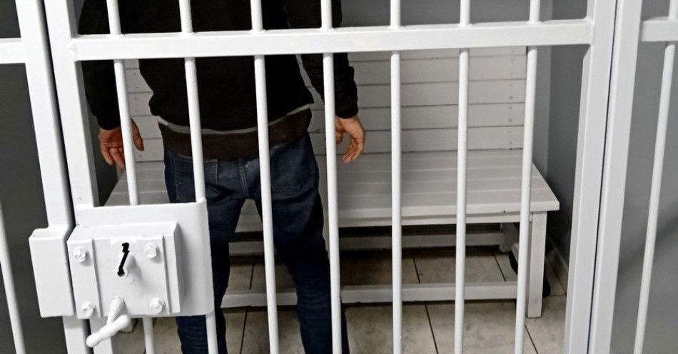 zdjęcie: Poszukiwany wpadł na kradzieży alkoholu. / fot. KPP w Starogardzie Gdańskim