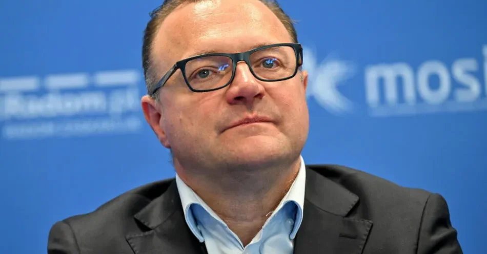zdjęcie: Prezydent Radomia: MON potwierdził, że w 2027 roku nie będzie pokazów Air Show w Radomiu / Radom, 05.05.2026. Prezydent miasta Radosław Witkowski podczas podpisania umowy na sponsora tytularnego areny Radomskiego Centrum Sportu, 5 bm. Arena będzie nosiła nazwę ENEA RCS. (pp/mgut) Piotr Polak