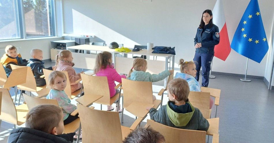 zdjęcie: Przedszkolaki z Wesołego Malucha odwiedziły komendę w Miechowie / fot. KMP w Miechowie