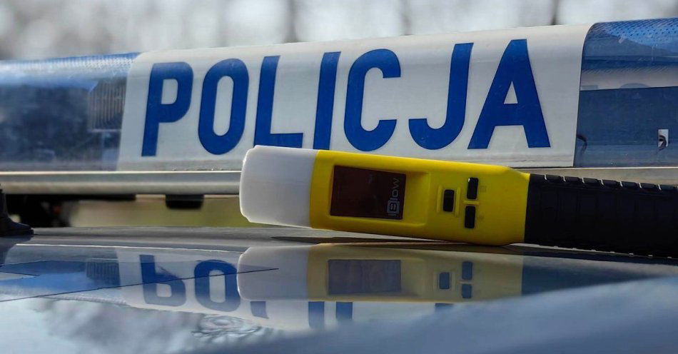 zdjęcie: Nietrzeźwy kierowca wpadł po zignorowaniu znaku STOP / fot. KPP Mońki