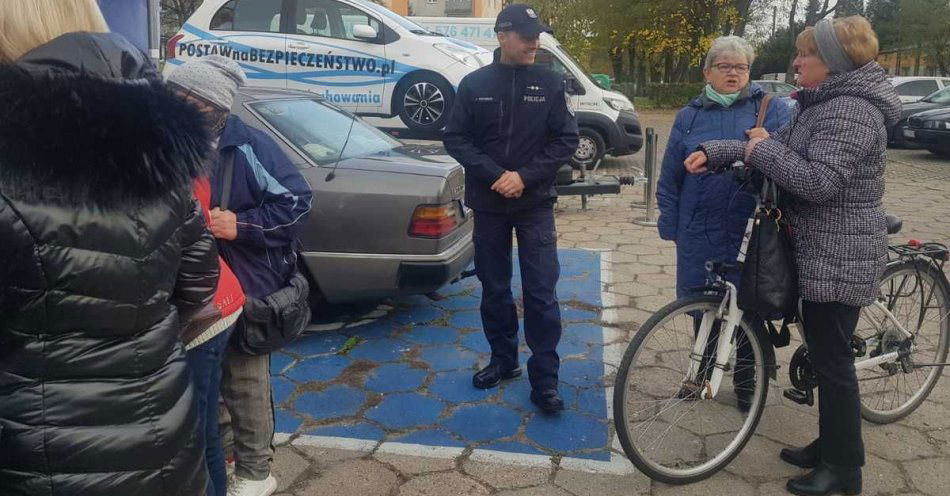 zdjęcie: Senior na drodze do…. BEZPIECZEŃSTWA !!! / fot. KPP w Zgierzu