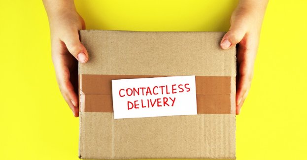 Za pośrednictwem paczkomatów wyłudzali buty od sprzedawców