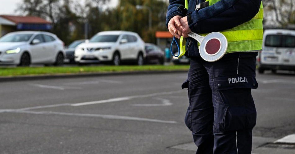 zdjęcie: Policjanci postrzelili rowerzystę, który podczas kontroli drogowej zaatakował ich nożem i młotkiem / fot. PAP