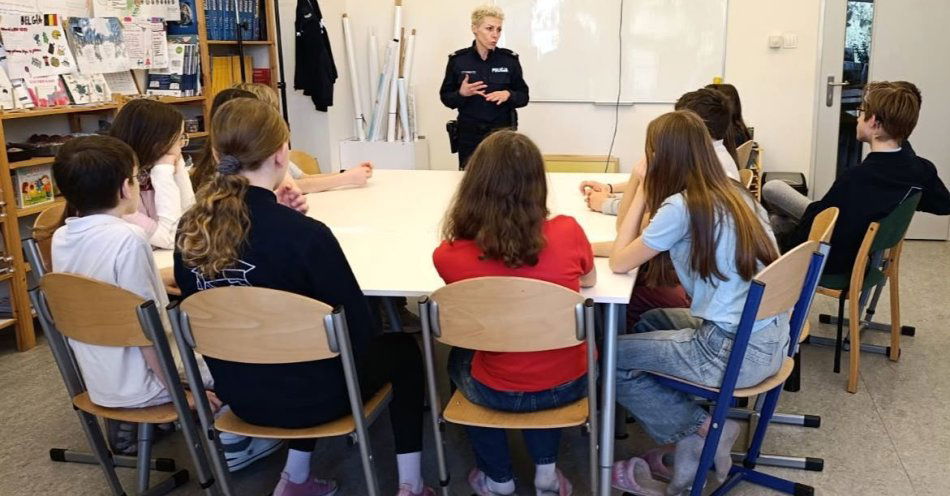 zdjęcie: Odpowiedzialność prawna w Pierwszej Szkole Podstawowej Montessori w Szczecinie / fot. KMP w Szczecinie