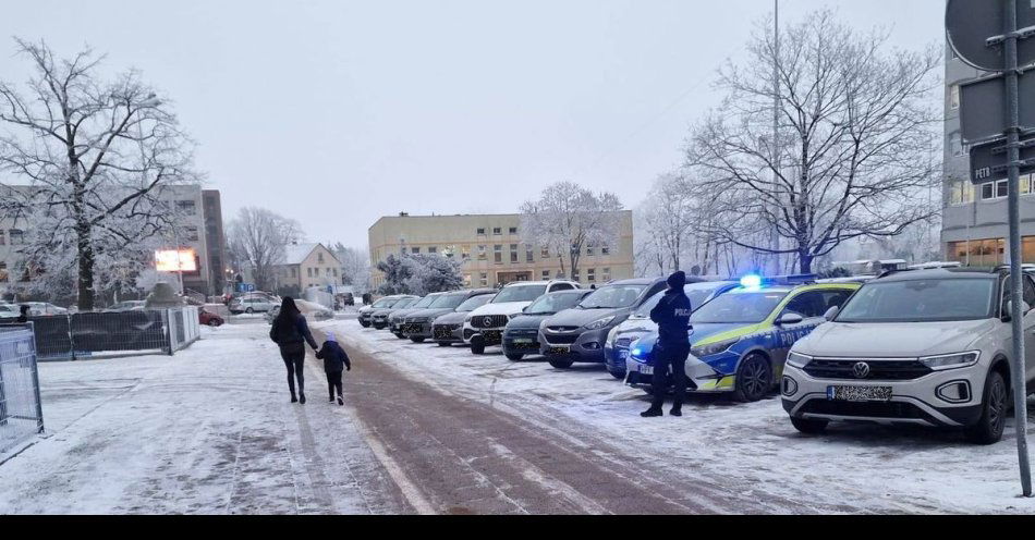 zdjęcie: Kontrole parkowania na Placu Wojewódzkim w Sieradzu / fot. KPP w Sieradzu