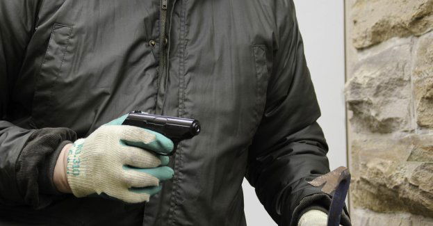 Włamanie, akcja poszukiwawcza z użyciem broni