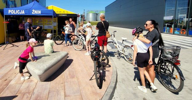 Policjanci znakowali rowery