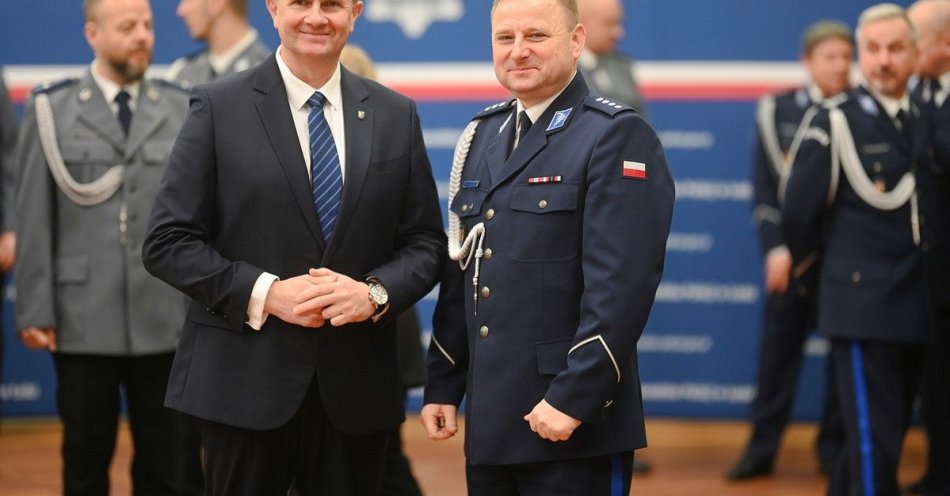 zdjęcie: 72 policjantów ślubowało w Łodzi. Skierniewice z Audi Q3 / fot. KMP w Skierniewicach ślubowanie