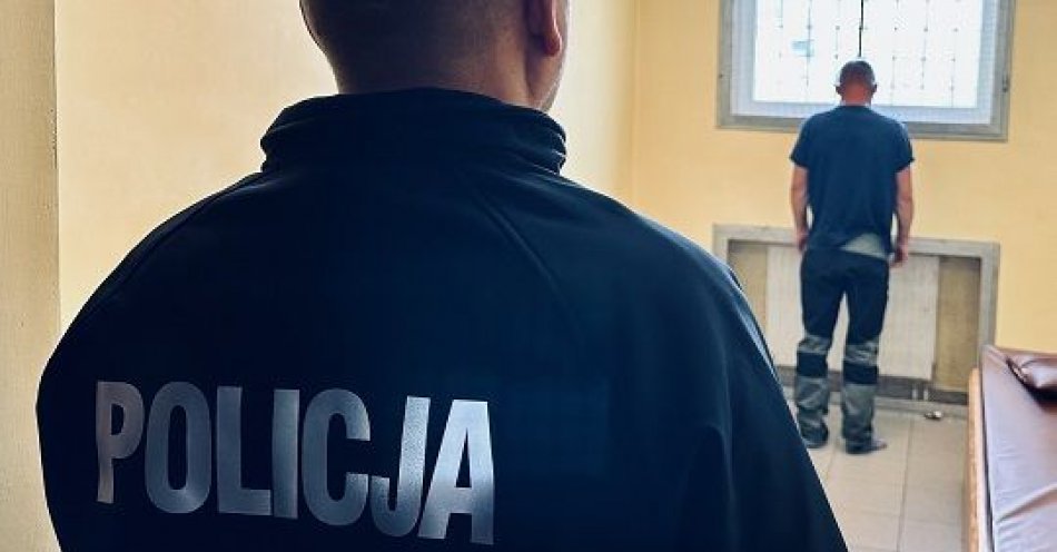 zdjęcie: 34-latek odpowie za niezatrzymanie się do kontroli drogowej oraz jazdę na zakazie / fot. KPP w Kartuzach