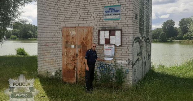 Myśl trzeźwo nad wodą - płońscy policjanci przestrzegają przed ryzykowanymi zachowaniami w czasie spędzania czasu nad wodą