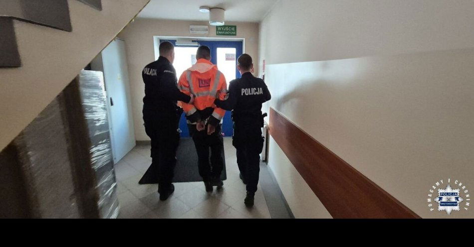 zdjęcie: Policja zabezpieczyła ponad 5 kg narkotyków i odzyskała motocykl / fot. KPP Włoszczowa