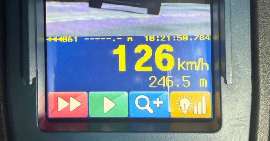 zdjęcie: Kierowca stracił prawo jazdy za 56 kmh ponad limit / fot. KPP w Gryfinie
