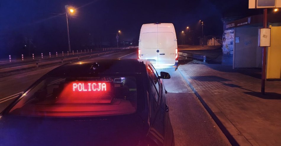 zdjęcie: Zatrzymali prawo jazdy za 122 km/h poza obszarem zabudowanym / fot. KPP w Piasecznie