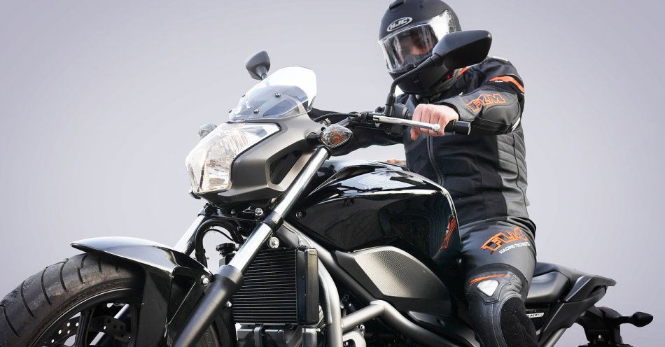 zdjęcie: Kolizja i wypadek z udziałem motocyklistów. Uważajmy na drodze / pixabay/3302119