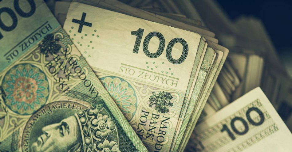 zdjęcie: Oszustwo internetowe - mieszkaniec powiatu stracił ponad 20 tysięcy złotych / v24523148