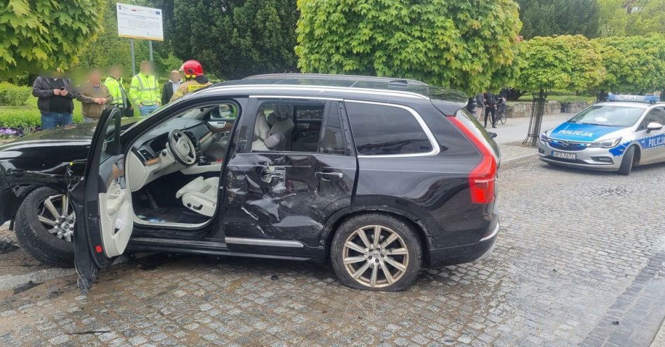 zdjęcie: Nietrzeźwy 67-latek uderzył w budynek Urzędu Miasta / fot. KPP w Nidzicy