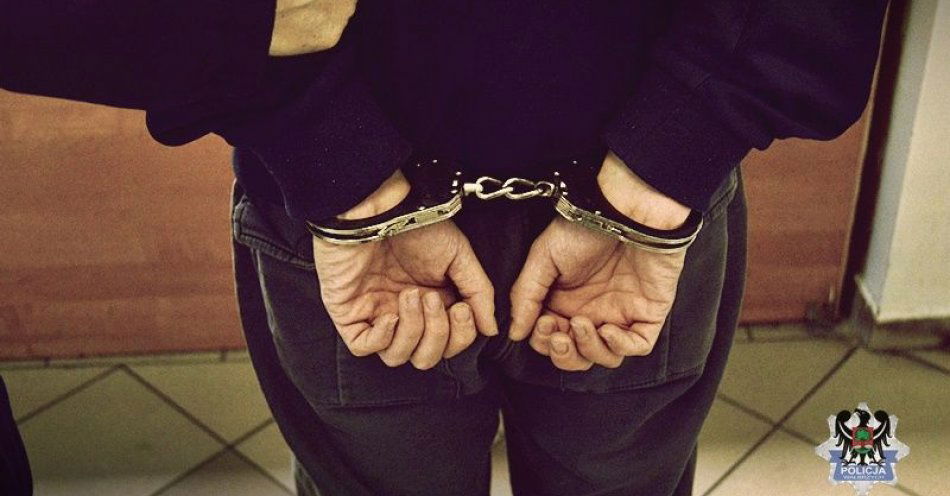 zdjęcie: Od wczorajszego popołudnia czterech poszukiwanych wpadło w ręce policjantów. Jeden z nich trafi teraz na dwa lata do więzienia / fot. KMP w Wałbrzychu