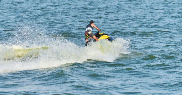 Co warto wiedzieć, kiedy chcesz popływać skuterem wodnym