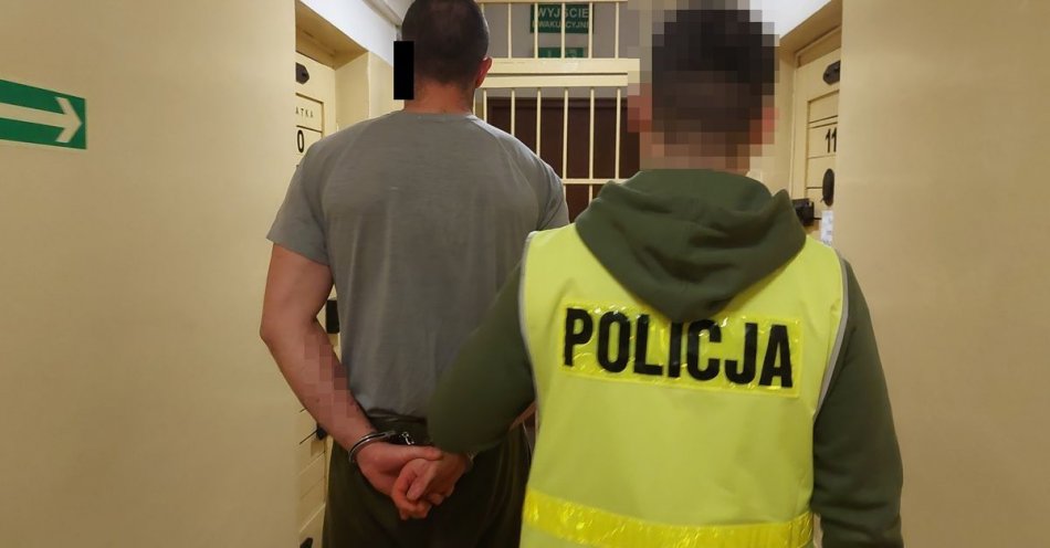 zdjęcie: Zatrzymany 25 letni sprawca dwóch rozbojów / fot. KMP Chełm