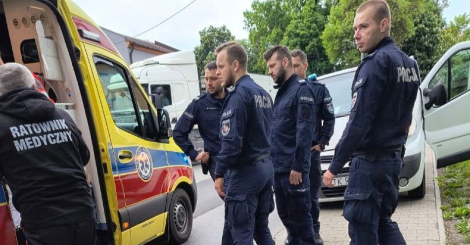 zdjęcie: Udzielili pomocy kobiecie / fot. KPP Opatów