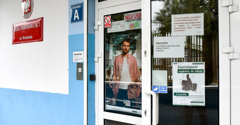 zdjęcie: Szczepienia w szkołach, Raper TEDE wspiera akcję szczepień / fot. nadesłane