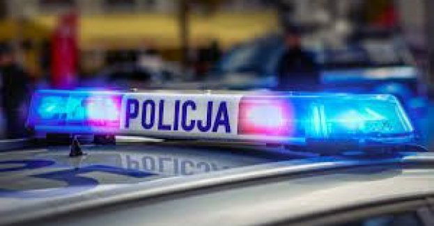 Policjanci z Posterunku Policji w Ojrzeniu udzielili pomocy poszkodowanemu mężczyźnie