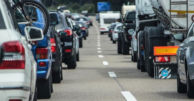 Po wypadku zablokowana dk 32, jedna osoba zginęła