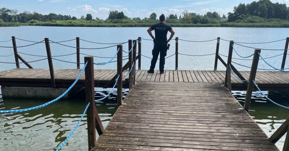 zdjęcie: Pakoscy policjanci monitorują akweny / fot. KPP Inowrocław