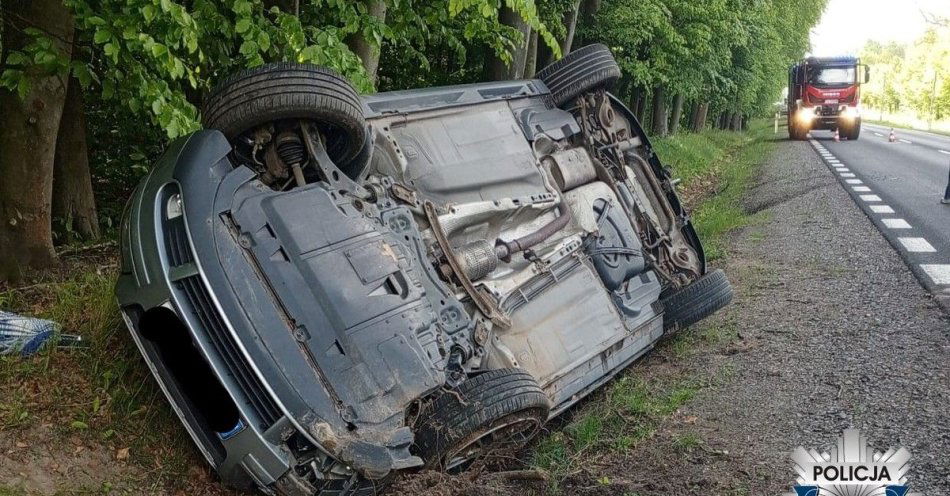 zdjęcie: Dachowanie na krajowej 9 / fot. KMP w Radomiu