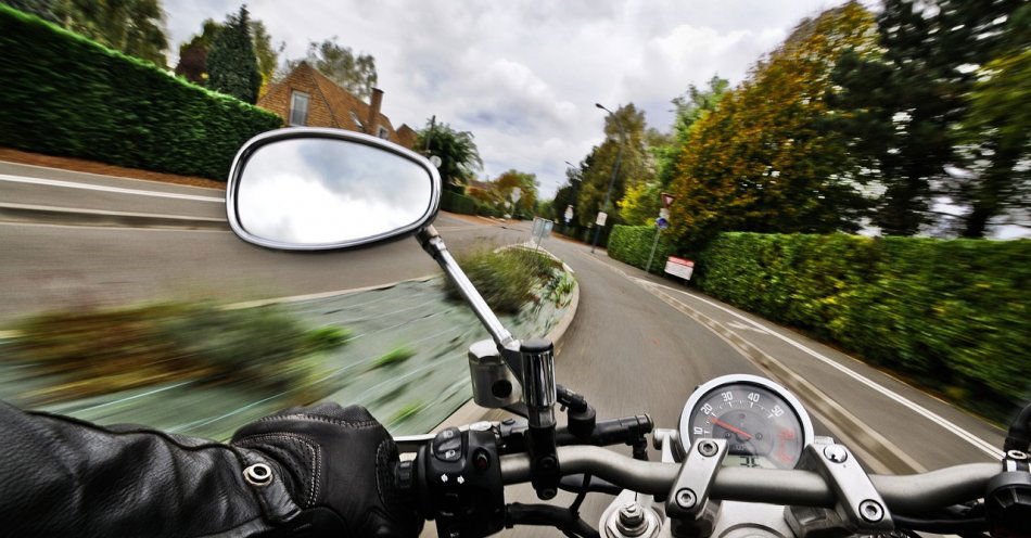 zdjęcie: 16-latek na motocyklu doprowadził do zdarzenia na drodze / pixabay/1827482
