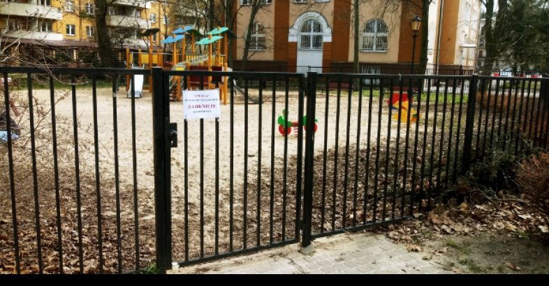 zdjęcie: Wola zamyka place zabaw i boiska szkolne / fot. nadesłane