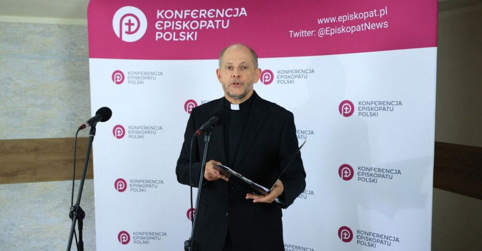 zdjęcie: Ks. Leszek Gęsiak nadal rzecznikiem Konferencji Episkopatu Polski / fot. PAP