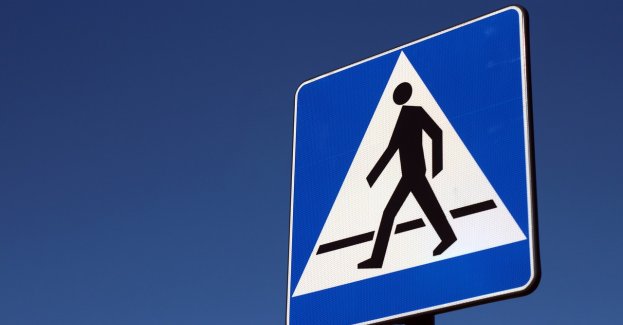 Prawa i obowiązki pieszego oraz kierowcy w rejonie przejścia dla pieszych