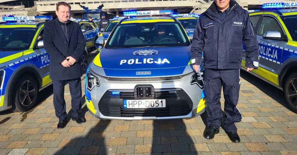 zdjęcie: Nowy radiowóz zwiększy bezpieczeństwo w Dąbrowie Górniczej / fot. KMP w Dąbrowie Górniczej