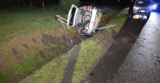 Pijany kierowca z zakazem wjechał do rowu w Bobrówce