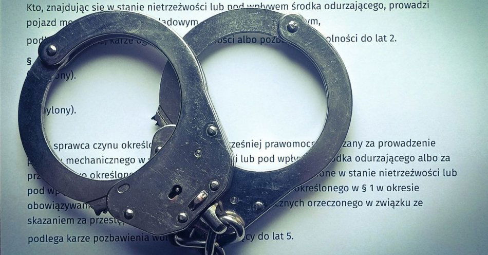zdjęcie: Nietrzeźwy, bez uprawnień kierował samochodem / fot. KPP w Kozienicach