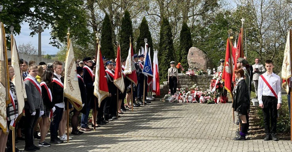 zdjęcie: Puławskie obchody 232. rocznicy uchwalenia Konstytucji 3 Maja / fot. KPP Puławy
