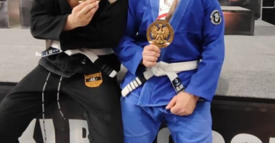 zdjęcie: Płoccy policjanci ze złotymi medalami Mistrzostw Polski BJJ / fot. KMP w Płocku