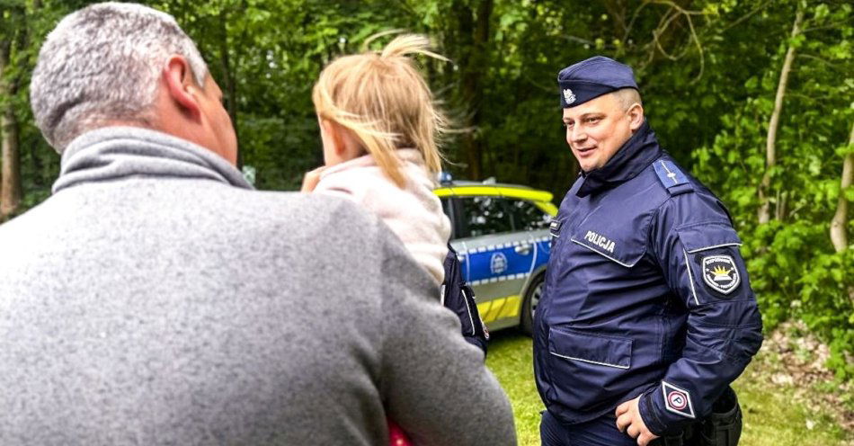 zdjęcie: Obalamy mit - Policjanci nie zabierają niegrzecznych dzieci / fot. KPP Sulęcin