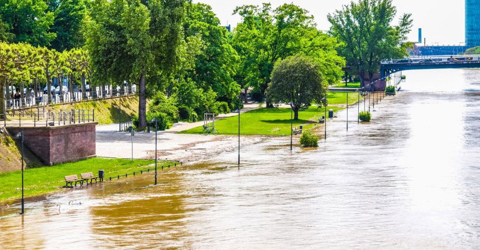 zdjęcie: Samorząd województwa przeznaczy ok. 300 ml zł na usuwanie skutków powodzi / v7059235